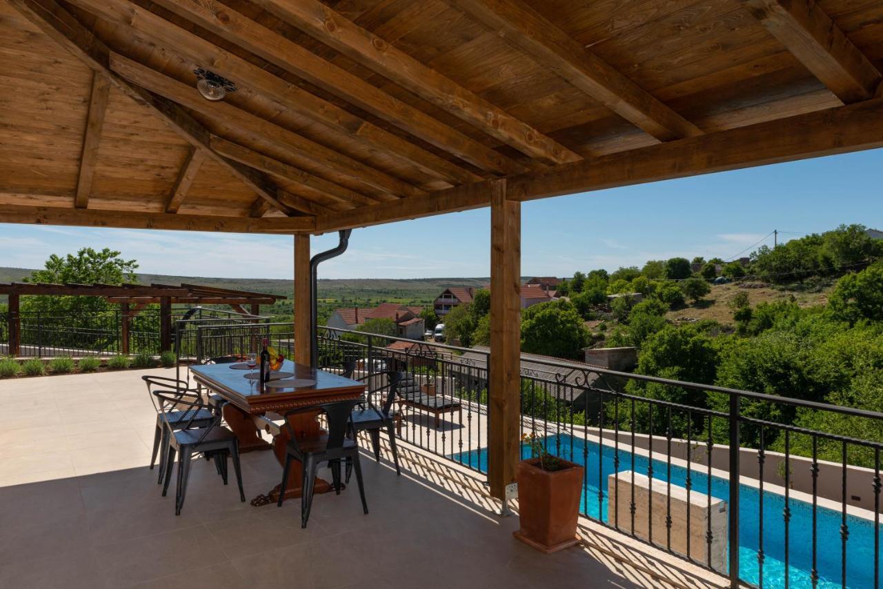 Modern Rustic Villa Kate เบนโควัส ภายนอก รูปภาพ
