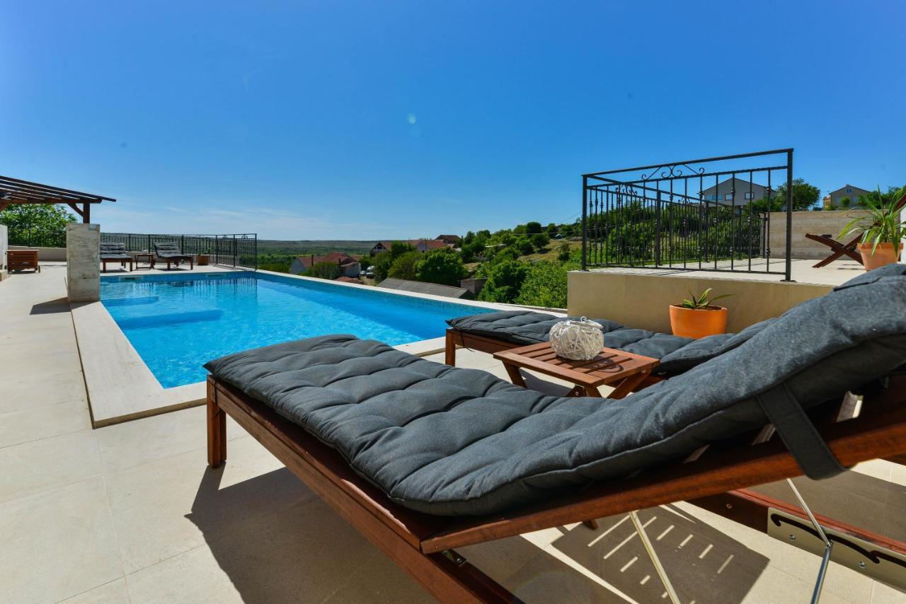 Modern Rustic Villa Kate เบนโควัส ภายนอก รูปภาพ