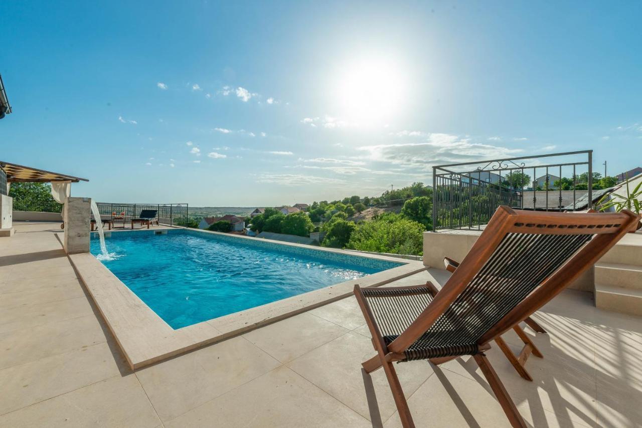 Modern Rustic Villa Kate เบนโควัส ภายนอก รูปภาพ