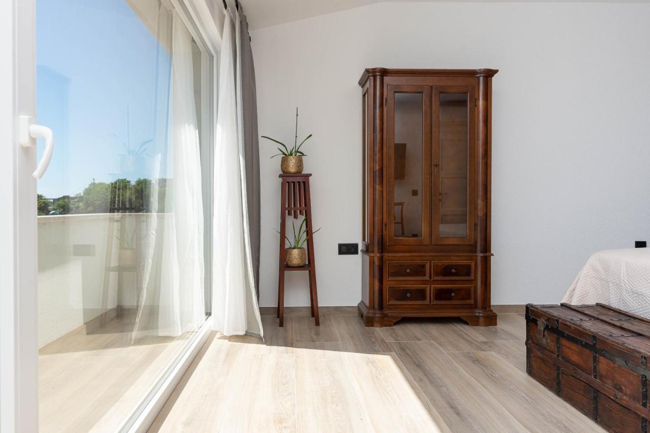 Modern Rustic Villa Kate เบนโควัส ภายนอก รูปภาพ